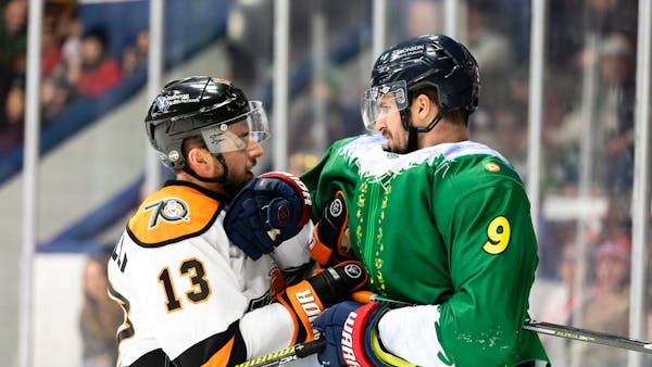 WILD THIRD PERIOD DOWNS K-WINGS